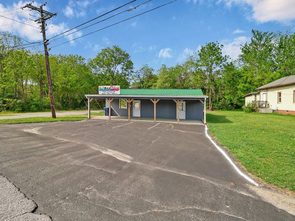 1074 S Main St , Crossville, TN 38555