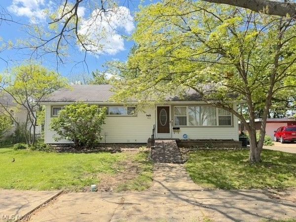 1016 Union Avenue NW, New Philadelphia, OH 44663