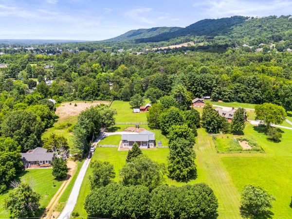 9035 Pleasant Lane, Ooltewah, TN 37363