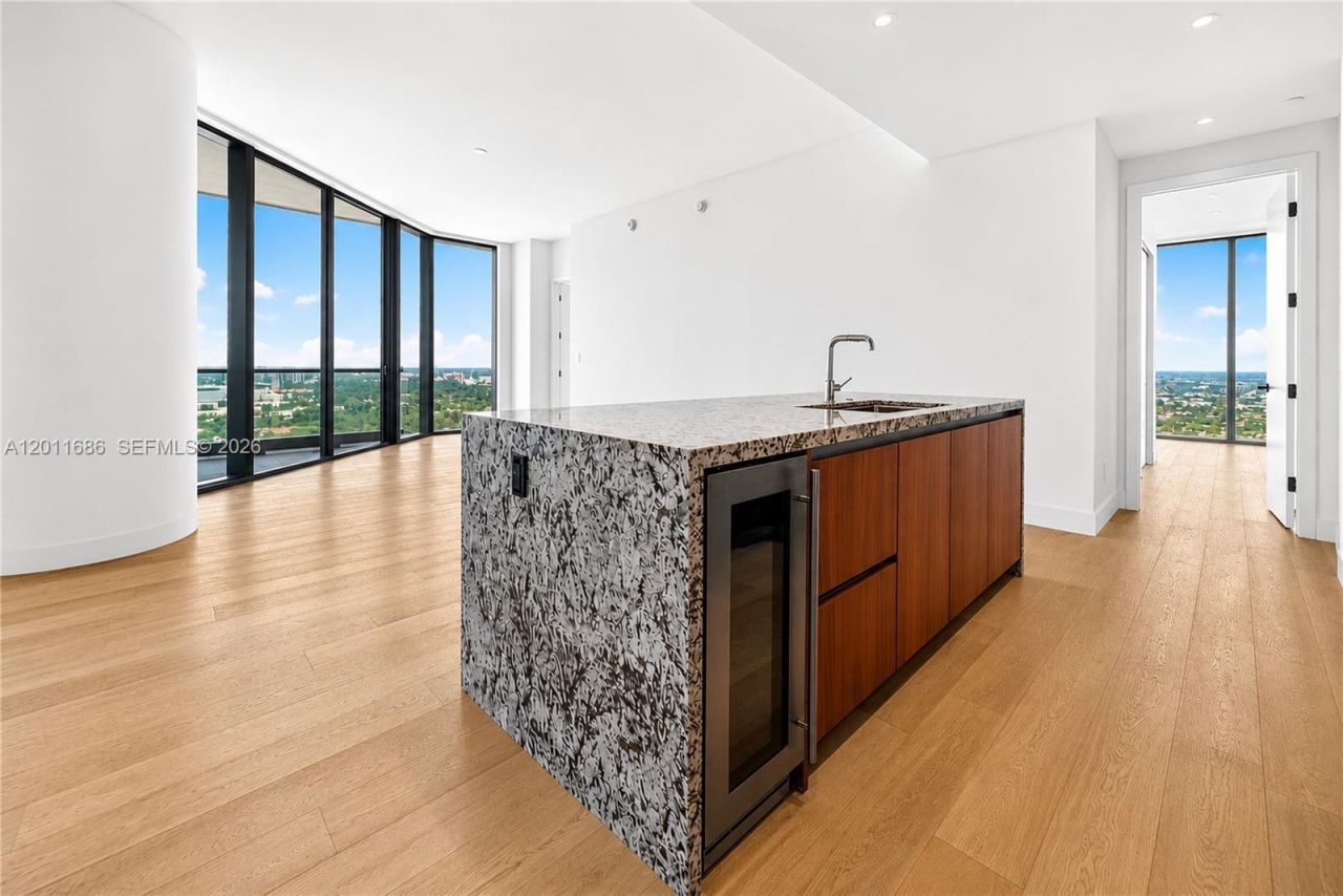 175 25 Rd , Unit 3303, Miami, FL 33129 Photo