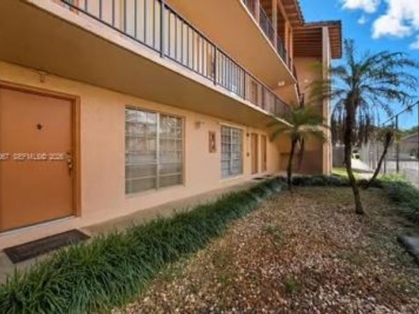 7151 Miami Lakes Dr , Unit P-22, Miami Lakes, FL 33014