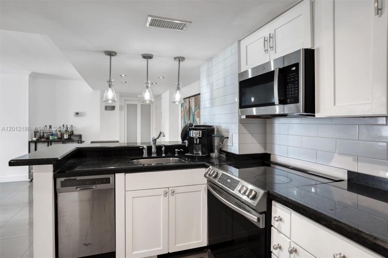 770 Claughton Island Dr , Unit 1114, Miami, FL 33131 Photo
