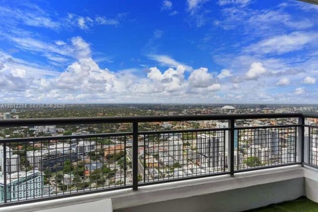 60 SW 13th St, Unit 4005, Miami, FL 33130 Photo