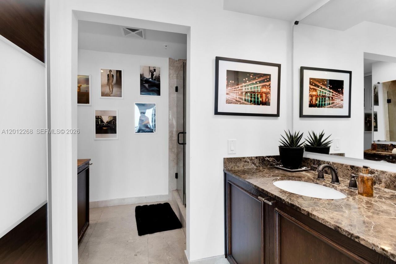 60 SW 13th St, Unit 4005, Miami, FL 33130 Photo