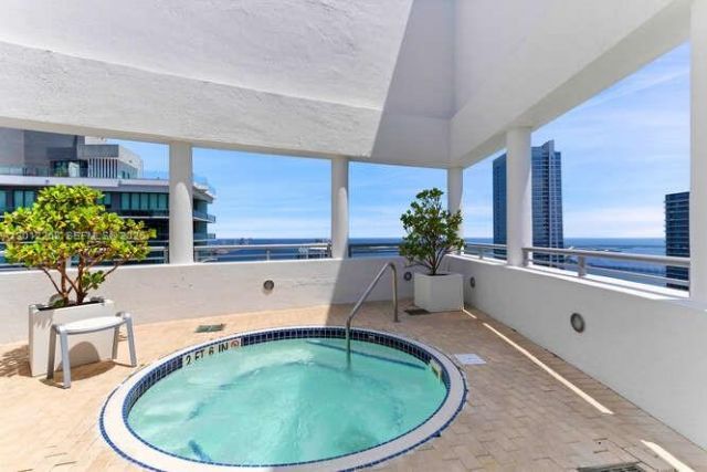 60 SW 13th St, Unit 4005, Miami, FL 33130 Photo