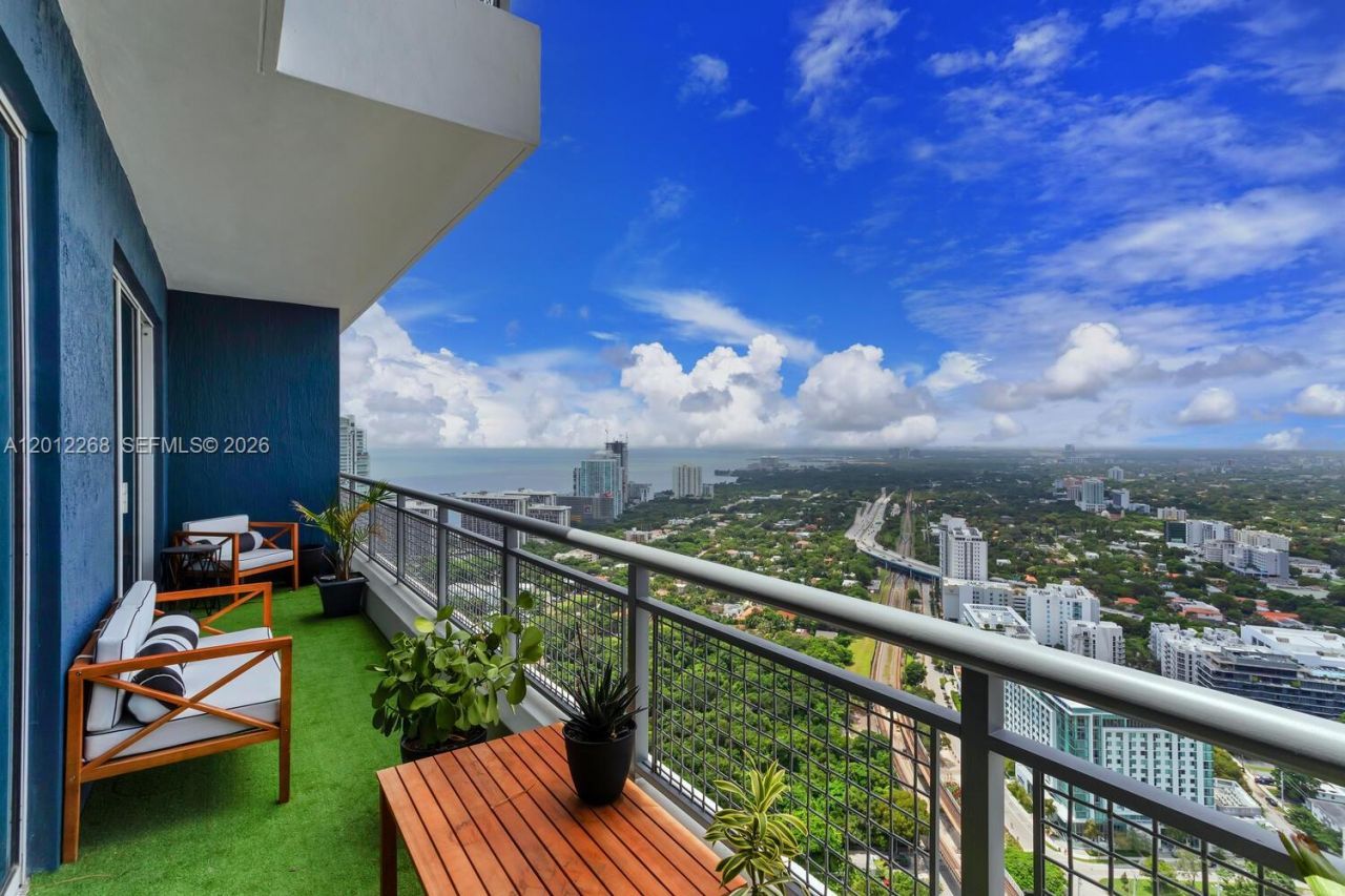 60 SW 13th St, Unit 4005, Miami, FL 33130 Photo