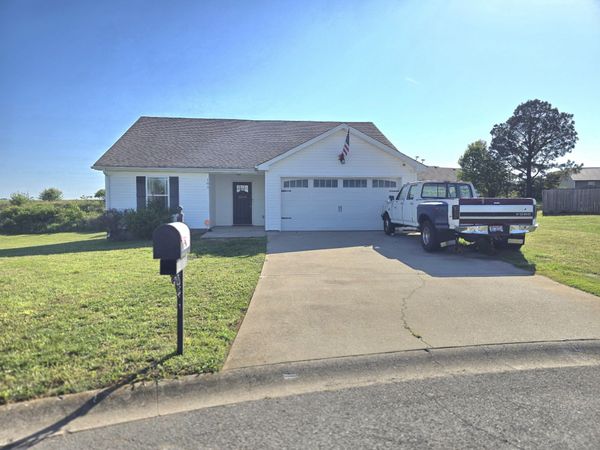 101 Bob White Trl, Oak Grove, KY 42262