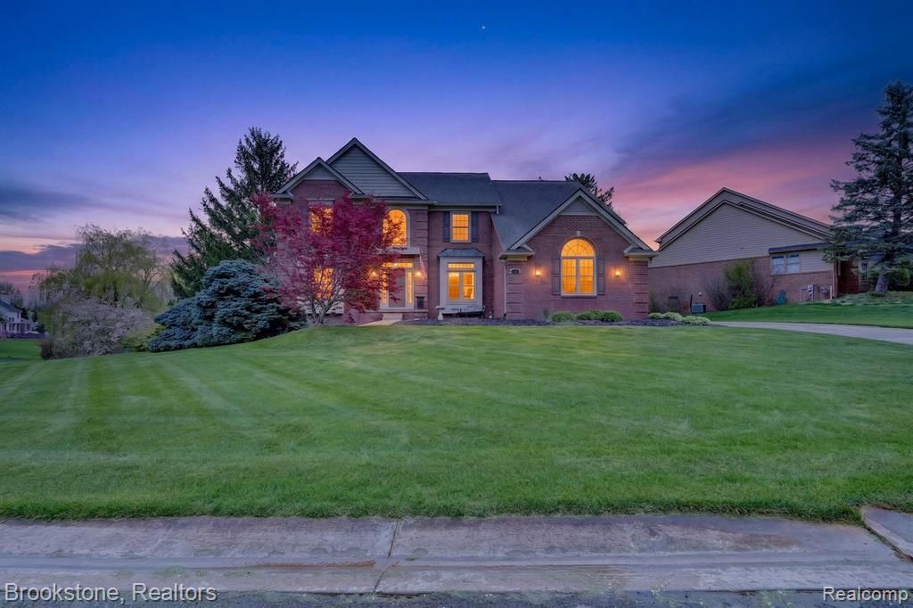 4054 Calumet Drive W, Oakland Township, MI 48306 Main Photo