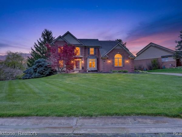 4054 Calumet Drive W, Oakland Twp, MI 48306