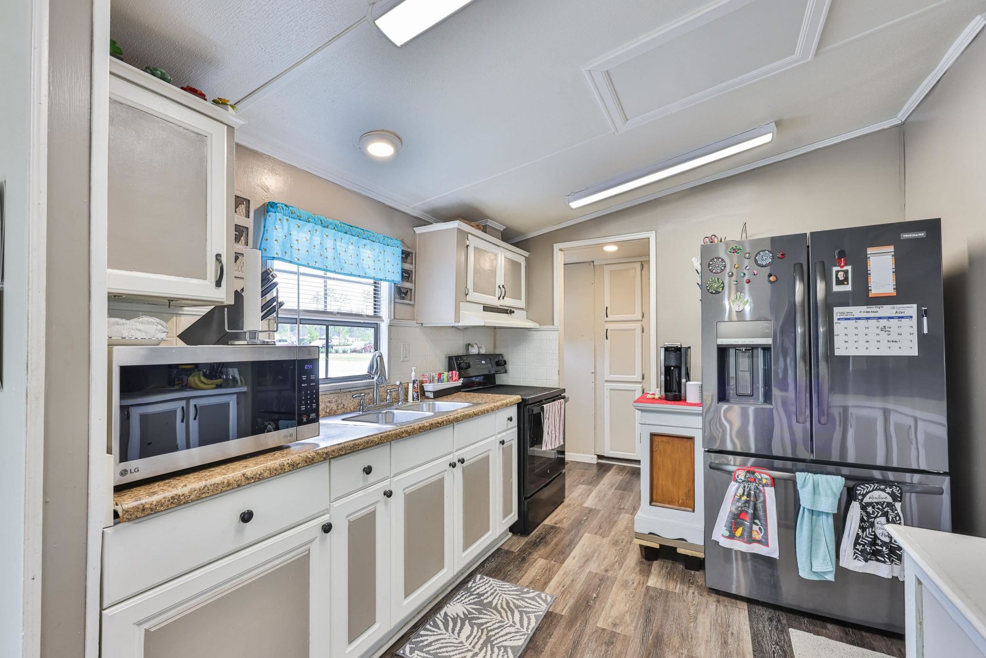 9406 Green Wing Dr.  Photo 5
