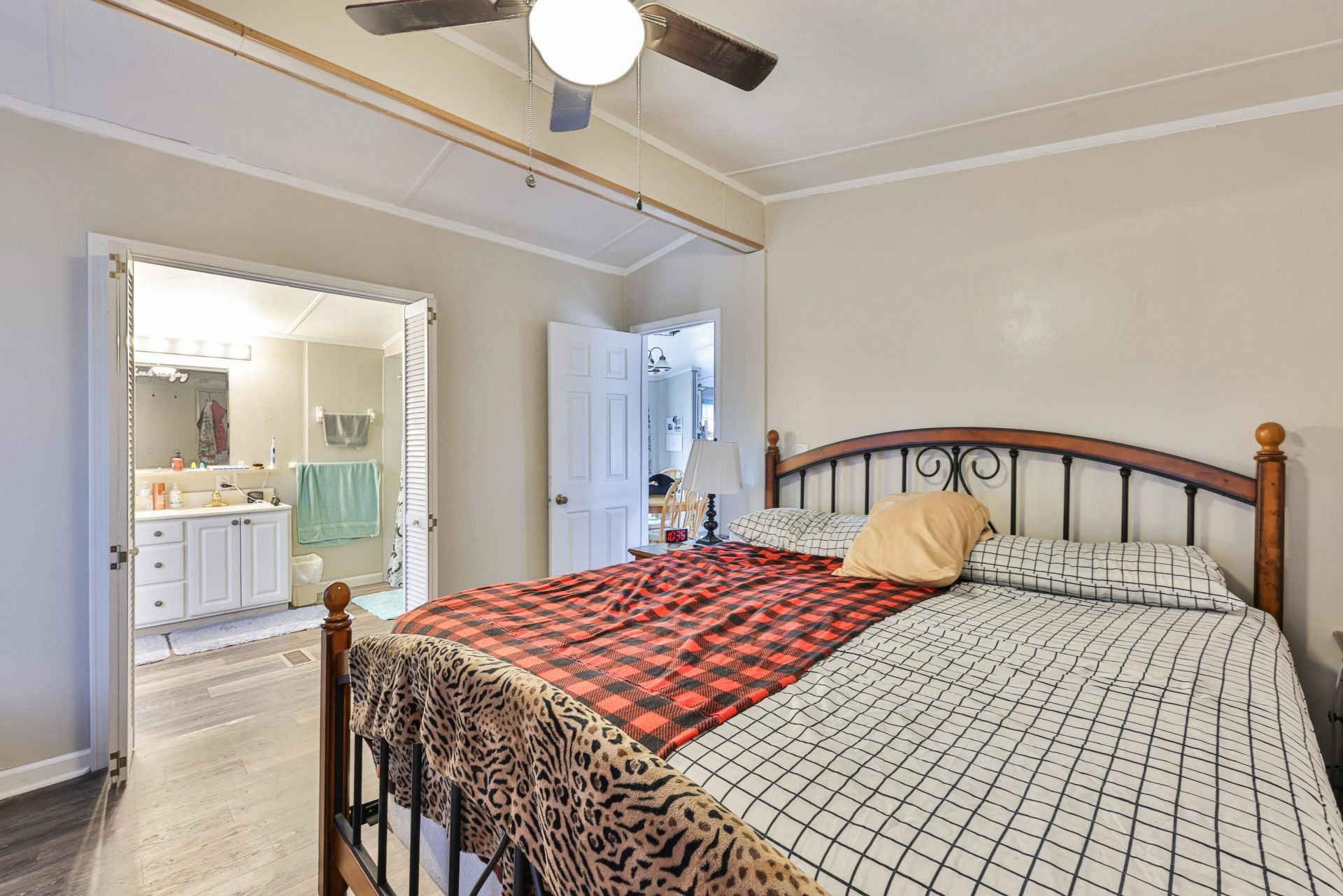 9406 Green Wing Dr.  Photo 7