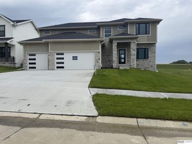 21420 Z Street, Elkhorn, NE 68022