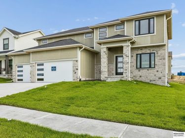 21420 Z Street, Elkhorn, NE 68022