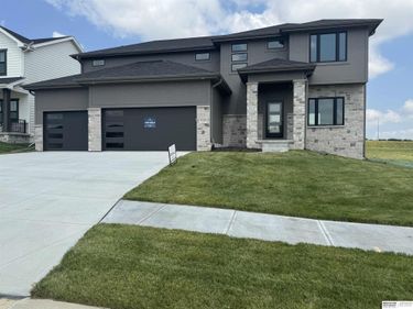 21420 Z Street, Elkhorn, NE 68022