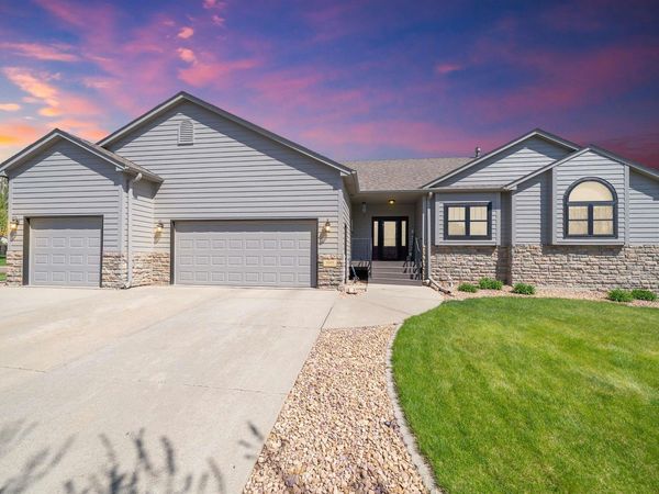 3008 W Brandywine St, Sioux Falls, SD 57108
