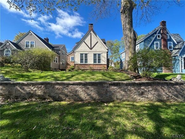 76 Ballantyne Brae, Utica, NY 13501