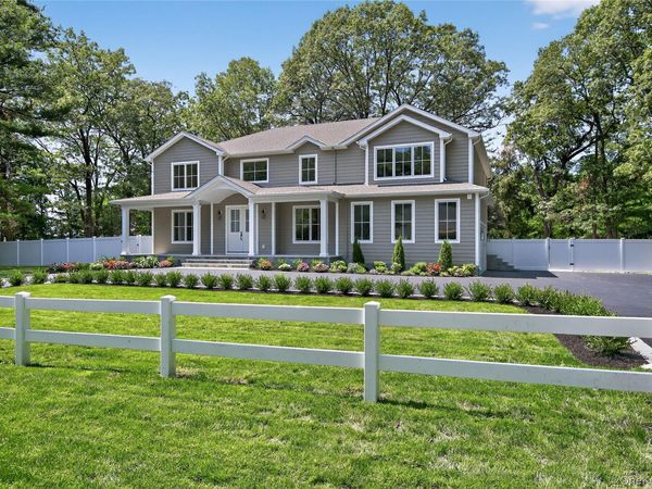 654 Caledonia Road , Dix Hills, NY 11746