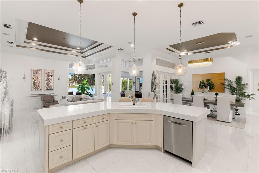 8037 Vera Cruz Way, Naples, FL 34109 Photo