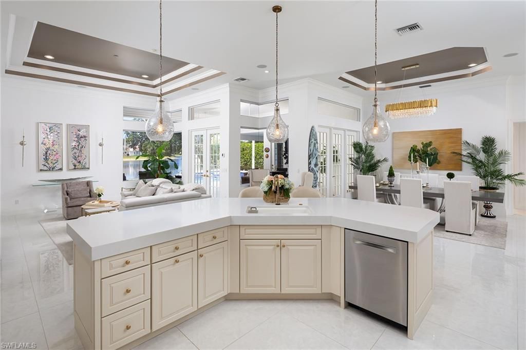 8037 Vera Cruz Way, Naples, FL 34109 Photo