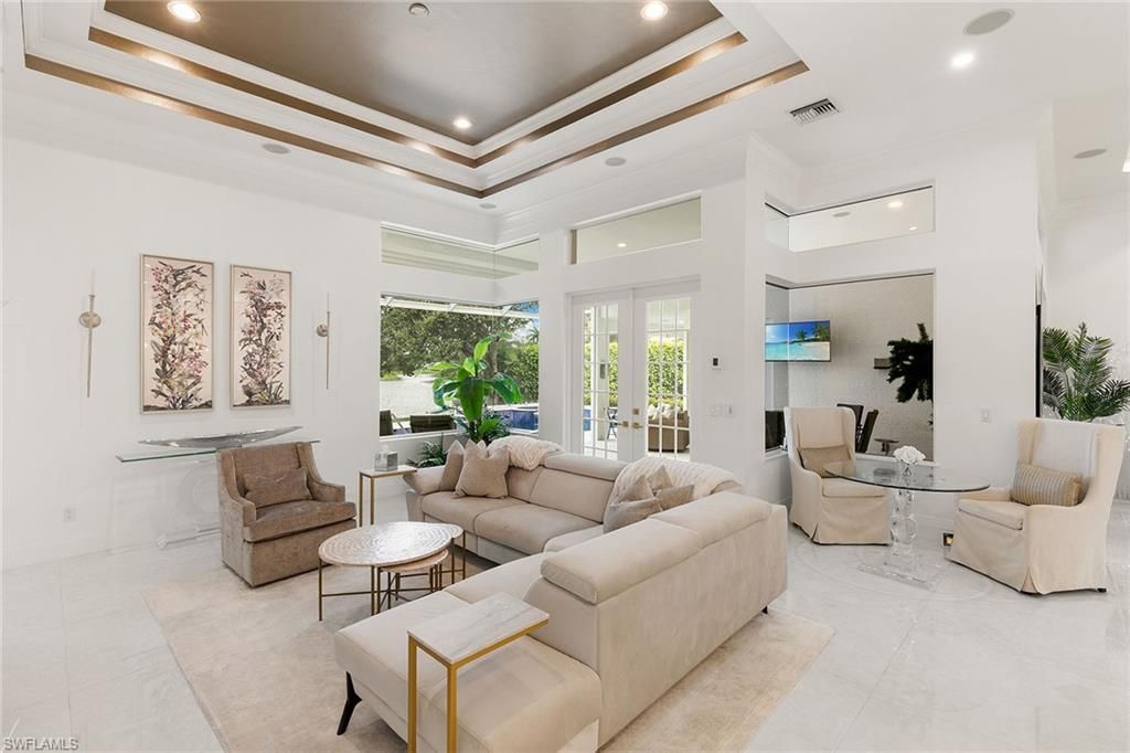 8037 Vera Cruz Way, Naples, FL 34109 Photo