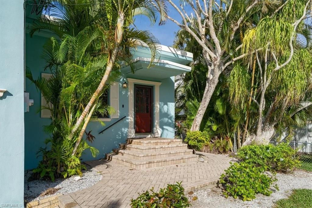 1283 Grand Canal Dr , Naples, FL 34110 Photo