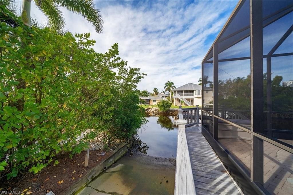 1283 Grand Canal Dr , Naples, FL 34110 Photo