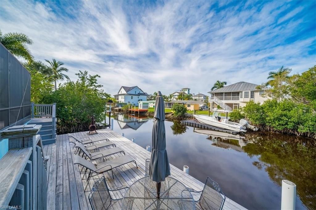 1283 Grand Canal Dr , Naples, FL 34110 Photo