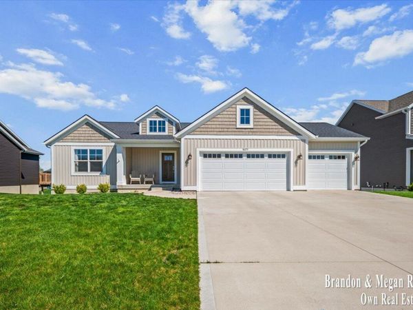 9477 Fields Drive, Zeeland, MI 49464