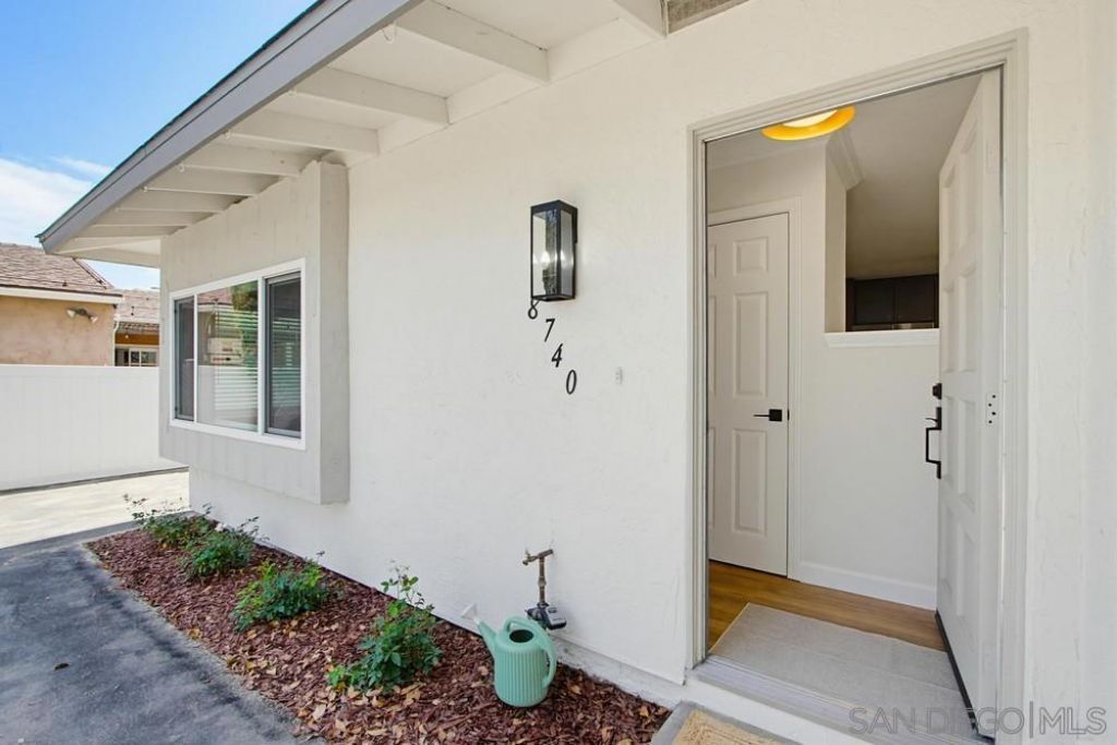 8740 Vanguard Place, Lakeside, CA 92040 Main Photo