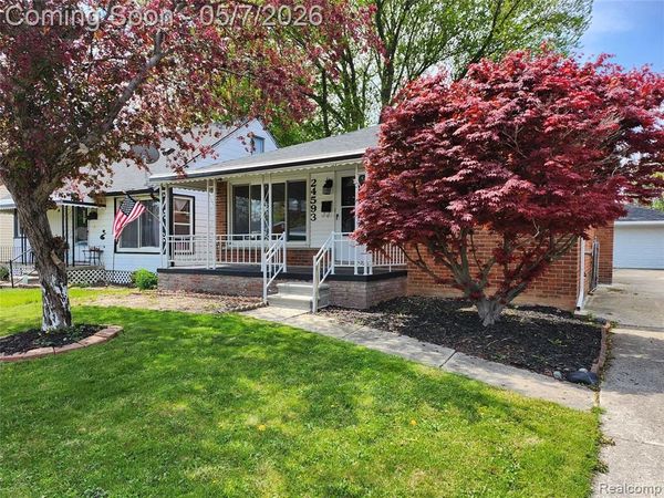 24593 Rosalind Avenue, Eastpointe, MI 48021