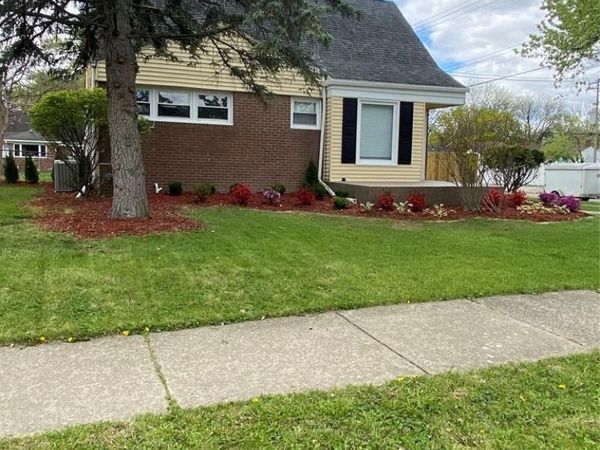 20202 Lancaster Street, Harper Woods, MI 48225
