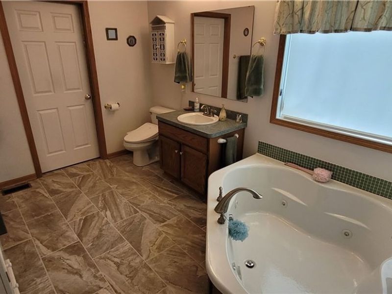 4209 Majorna Drive, West Salem, OH 44287 Photo 18
