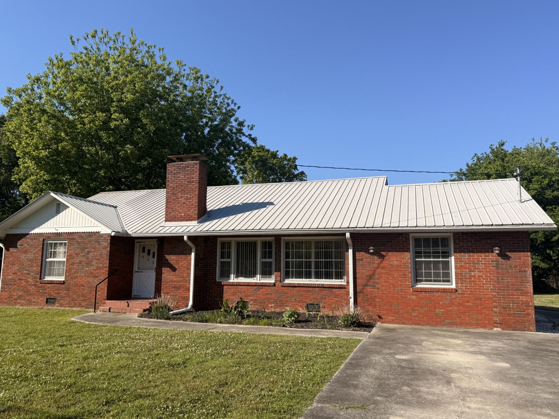 442 W Rhea Ave , Spring City, TN 37381 Main Photo