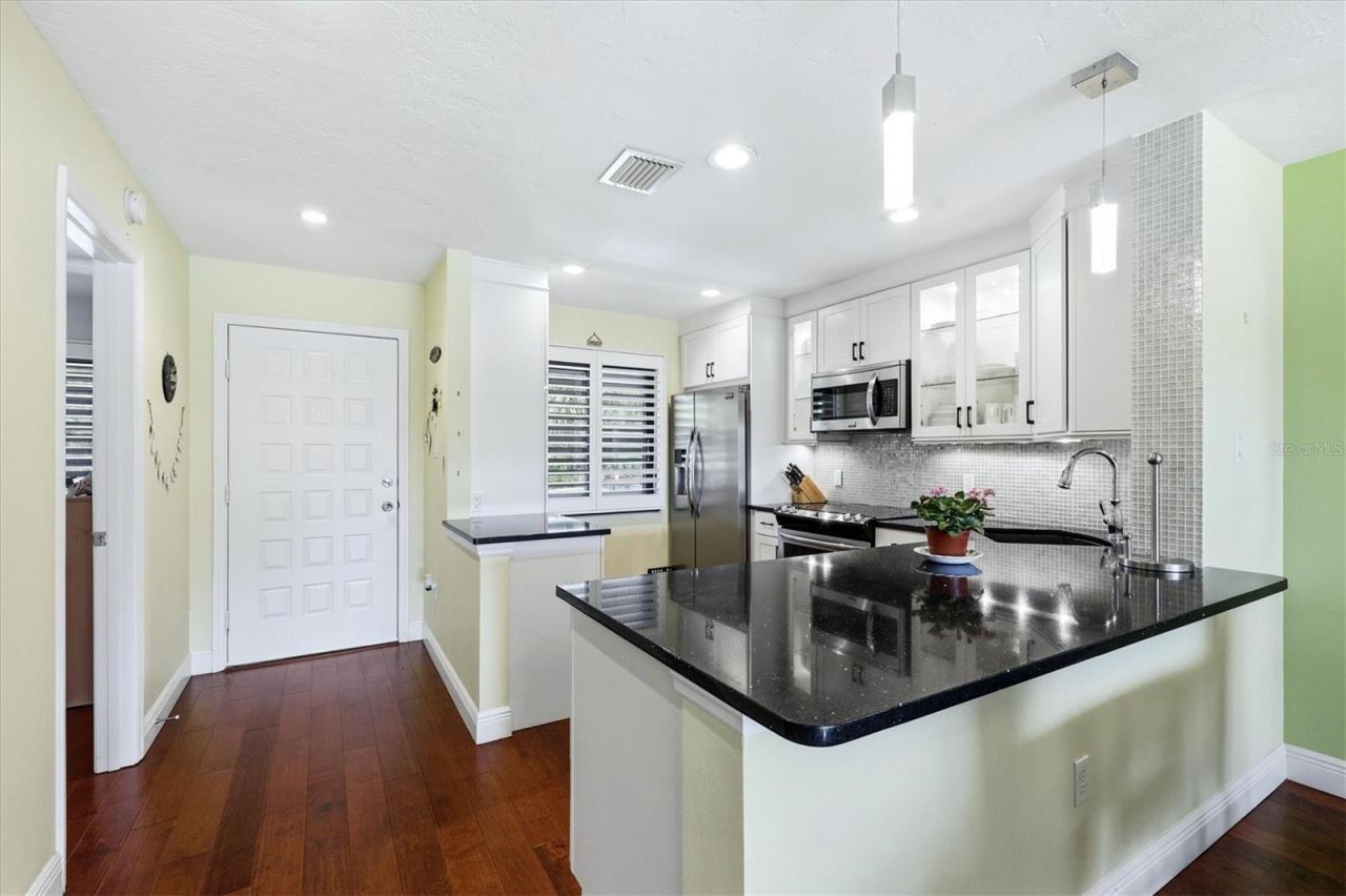 5186 Lake Village Drive, Unit 90, Sarasota, FL 34235 Photo