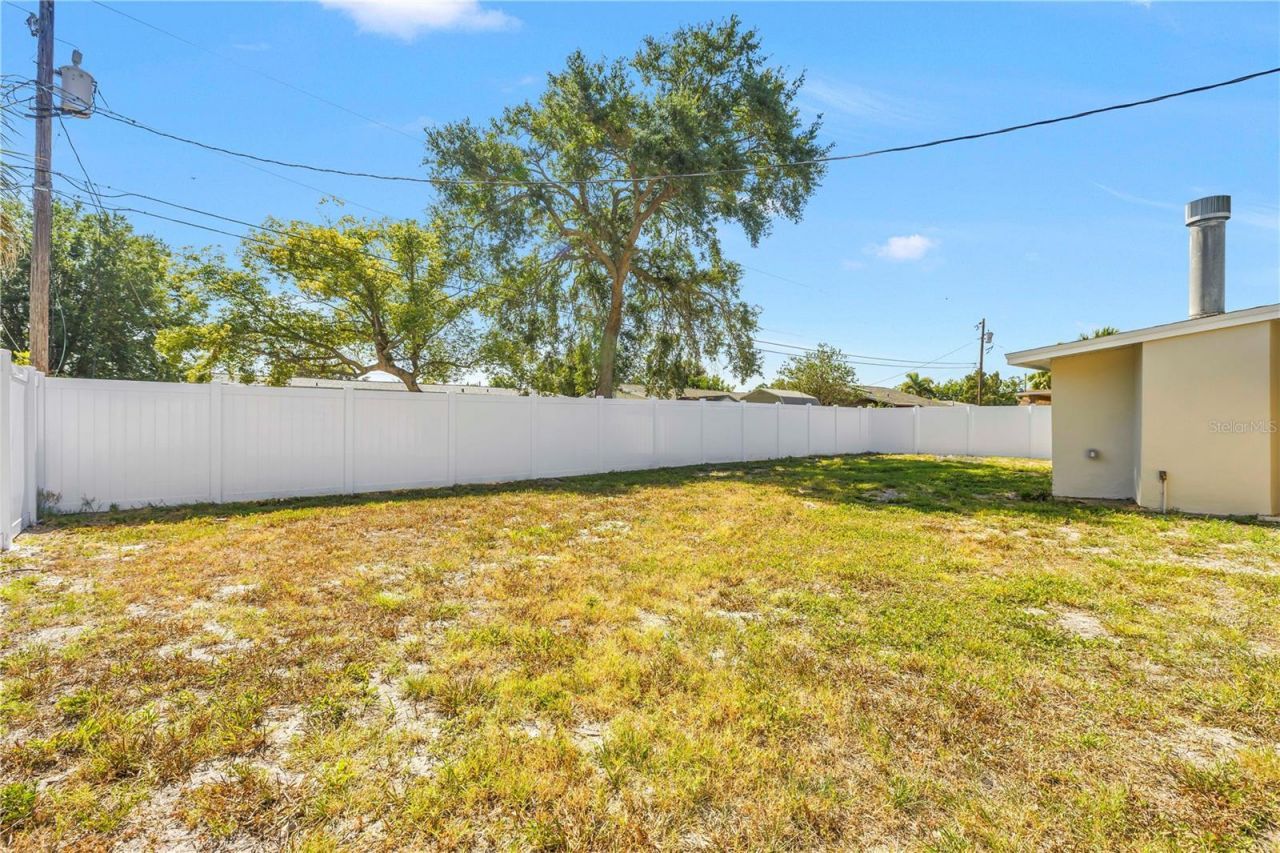 7443 2nd Street N, Saint Petersburg, FL 33702 Photo
