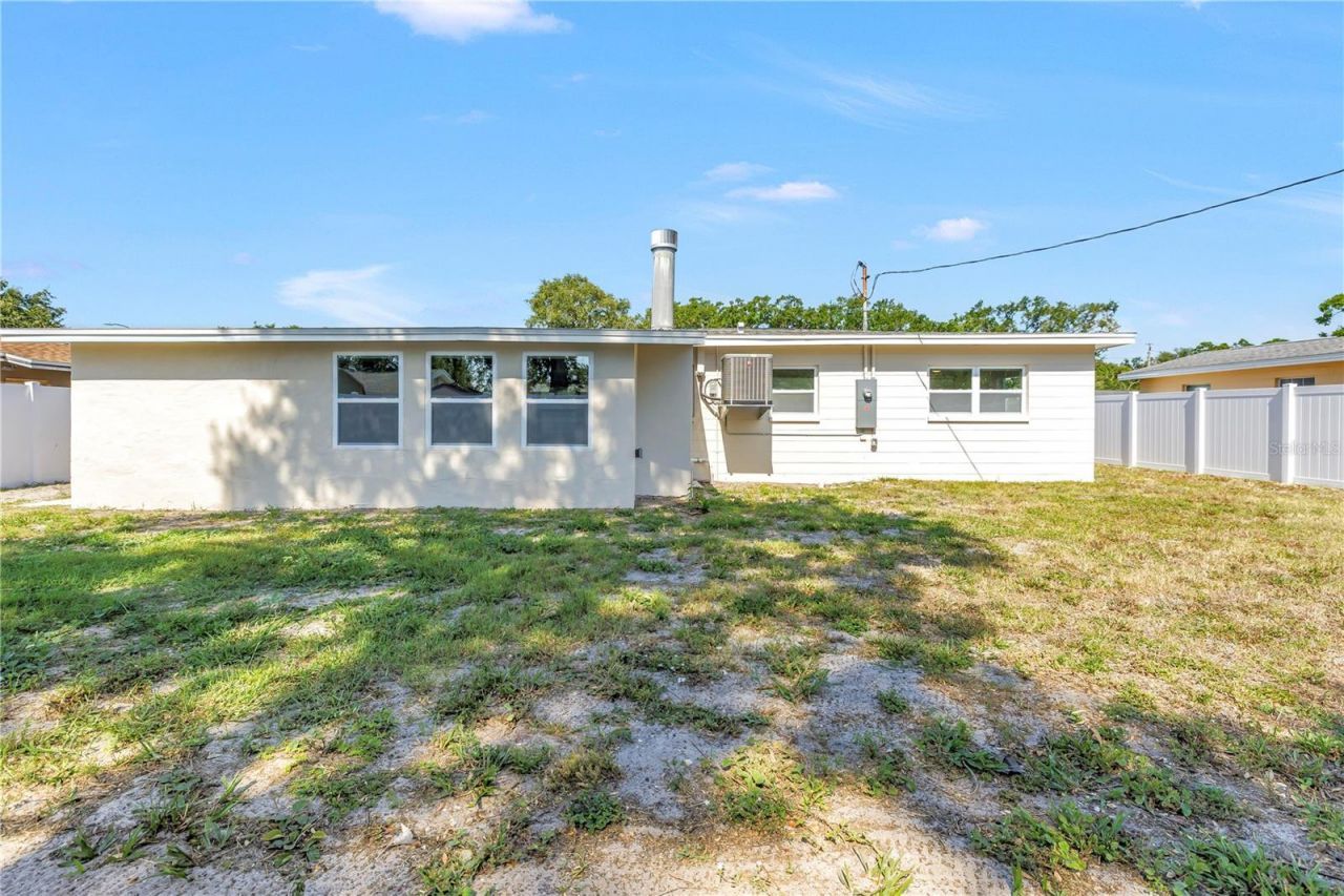 7443 2nd Street N, Saint Petersburg, FL 33702 Photo