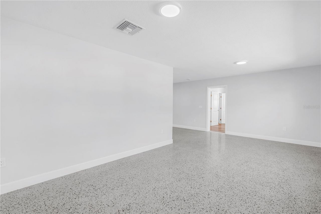 7443 2nd Street N, Saint Petersburg, FL 33702 Photo