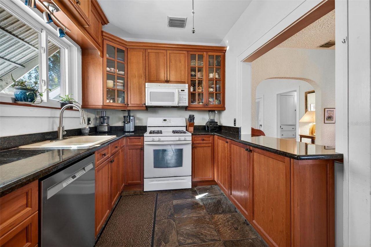 1138 23rd Avenue N, Saint Petersburg, FL 33704 Photo
