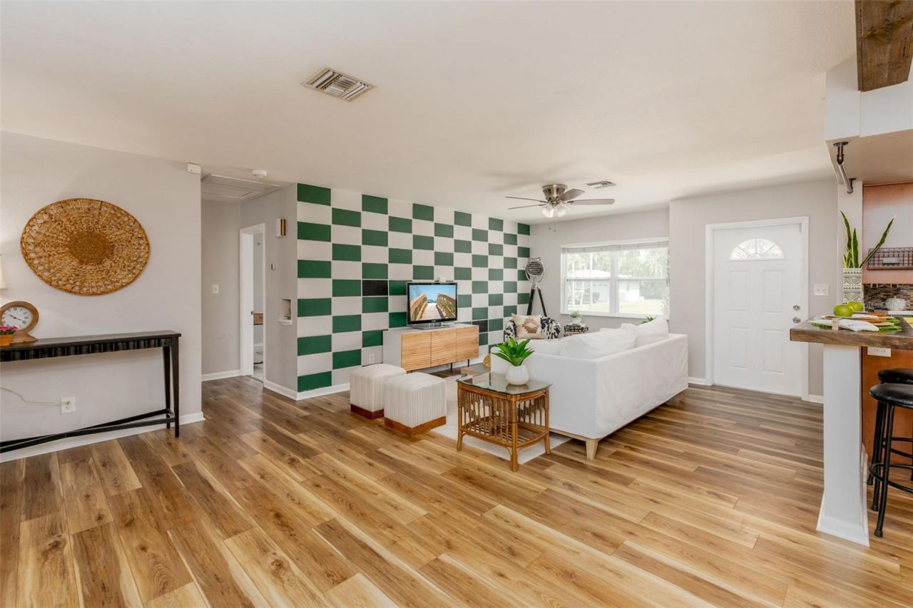 8242 31st Terrace N, Saint Petersburg, FL 33710 Photo