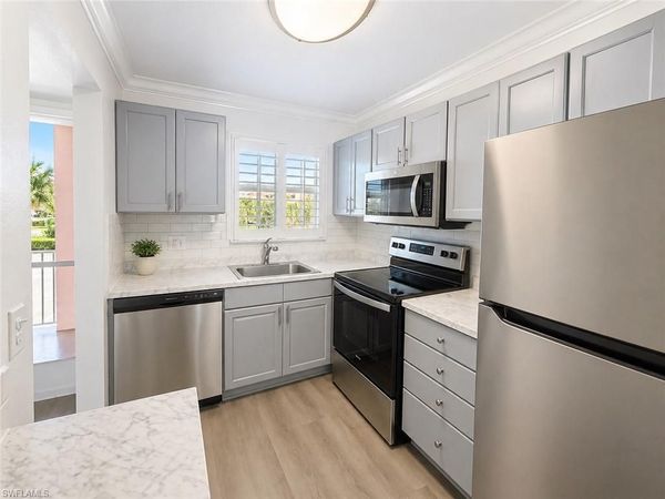 225 Turtle Lake CT, Unit 210, NAPLES, FL 34105