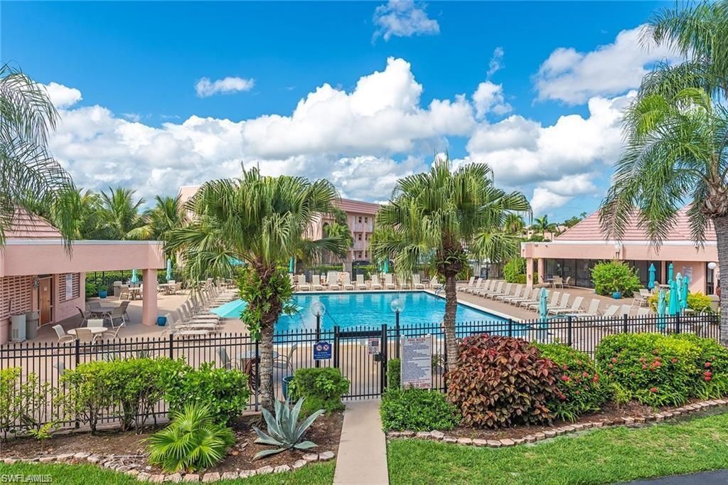225 Turtle Lake Ct , Unit 210, Naples, FL 34105 Photo