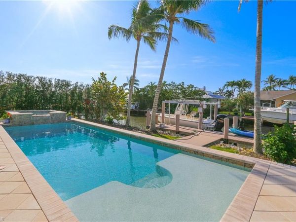 1480 Curlew AVE, NAPLES, FL 34102