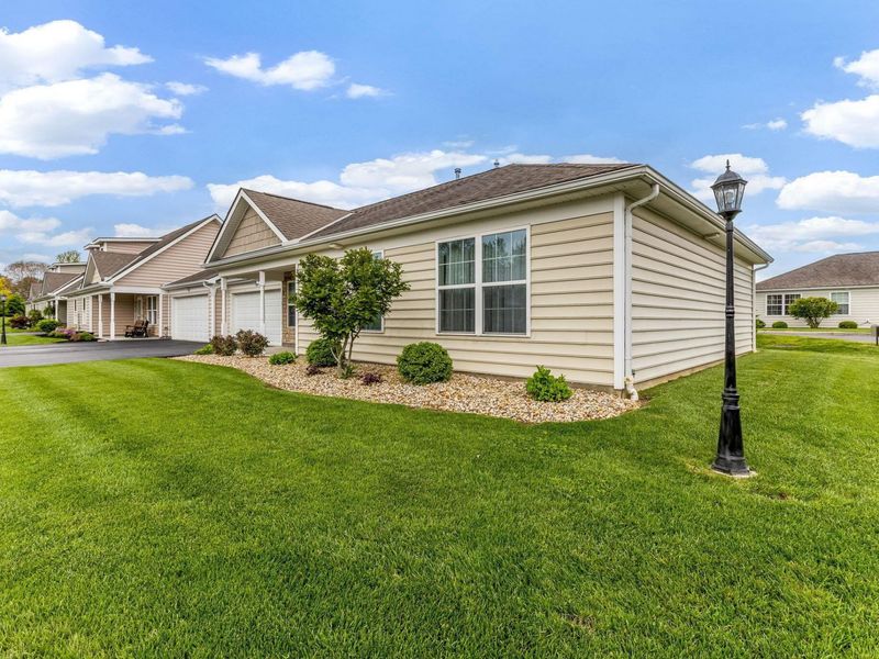 802 Cumberland Meadows Circle, Hebron, OH 43025 Photo 2