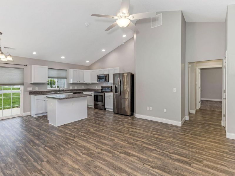 802 Cumberland Meadows Circle, Hebron, OH 43025 Photo 4
