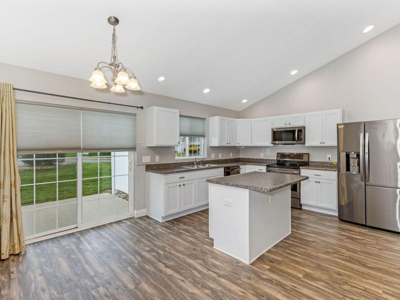 802 Cumberland Meadows Circle, Hebron, OH 43025 Photo 5