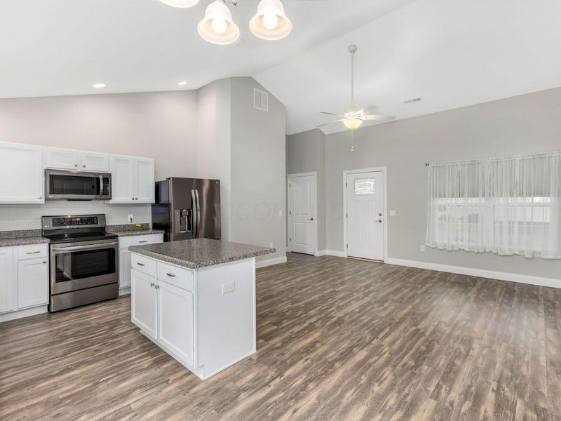 802 Cumberland Meadows Circle, Hebron, OH 43025 Photo 6