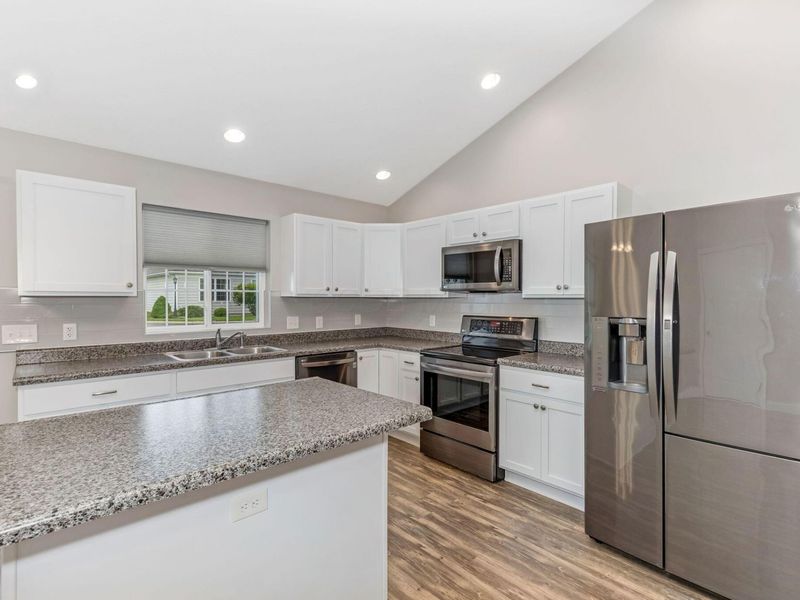 802 Cumberland Meadows Circle, Hebron, OH 43025 Photo 8