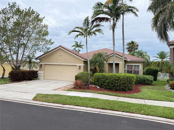 1006 Sunflower Cir , Weston, FL 33327