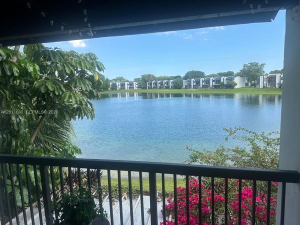 551 NW 107th Ave, Unit 202, Miami, FL 33172