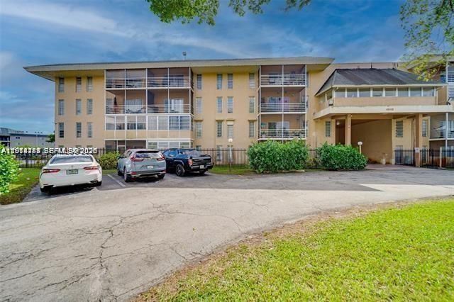 4848 NW 24th Ct, Unit 230, Lauderdale Lakes, FL 33313 Photo